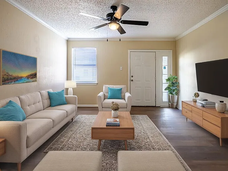 Tiger Den Apartments — Photo 33