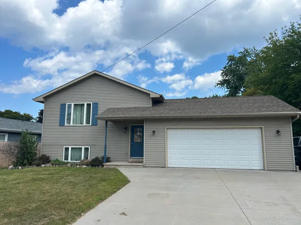 2510 Oregon St, Oshkosh, WI 54901