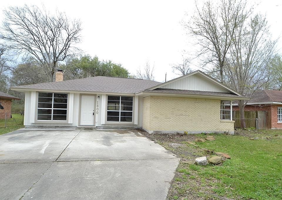 1st image of 1800 Sheridan Dr