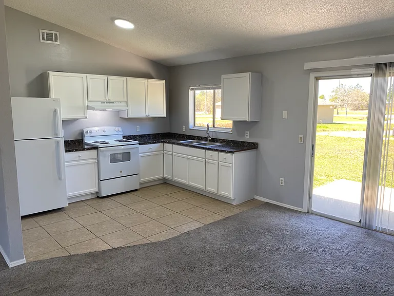 41 Cypress Rd — Photo 3