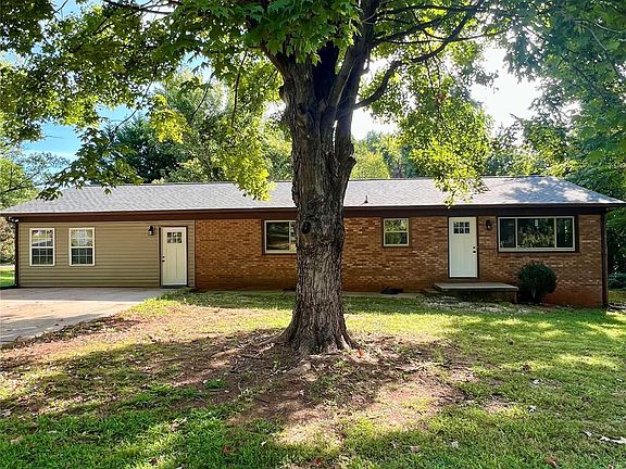 3rd image of 154 Roseman Ln