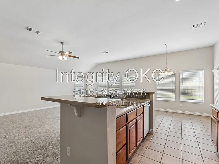 2800 NW 184th St — Photo 29