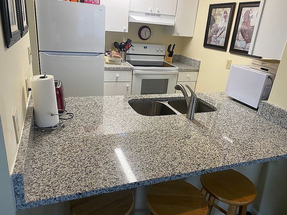 1st image of 1600 Park Cir APT 1218