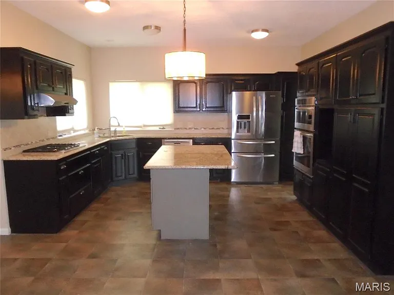 1109 Peachtree Ct — Photo 9