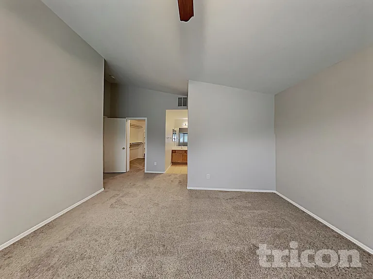 25683 W Saint Kateri Dr — Photo 9