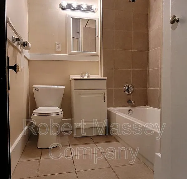 103 S Bayly Ave #2 — Photo 8