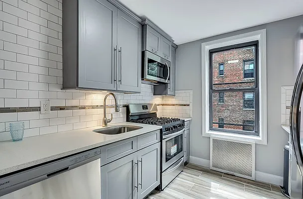 Sold by Agency Real Estate Services LLC | media 7