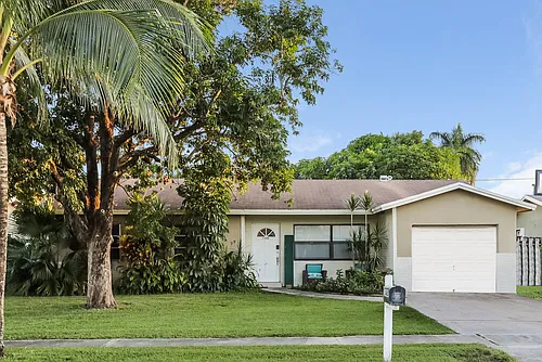 11460 NW 40th Pl Photo 1