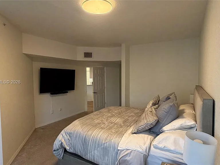 735 SW 148th Ave #1711 — Photo 22