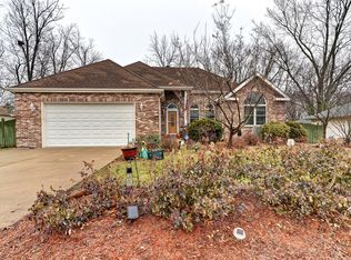 858 W Kennedy Rd, Braidwood, IL 60408