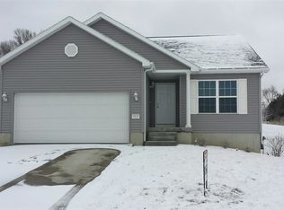 5126 Luke St, Cedar Falls, IA 50613