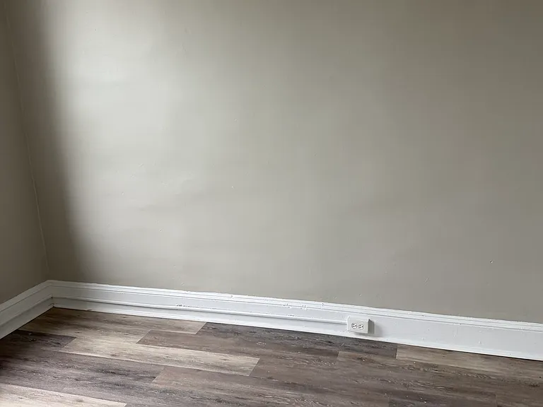 1370 Narragansett St — Photo 10