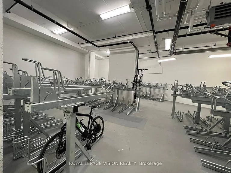 501 Yonge St #1001 — Photo 11