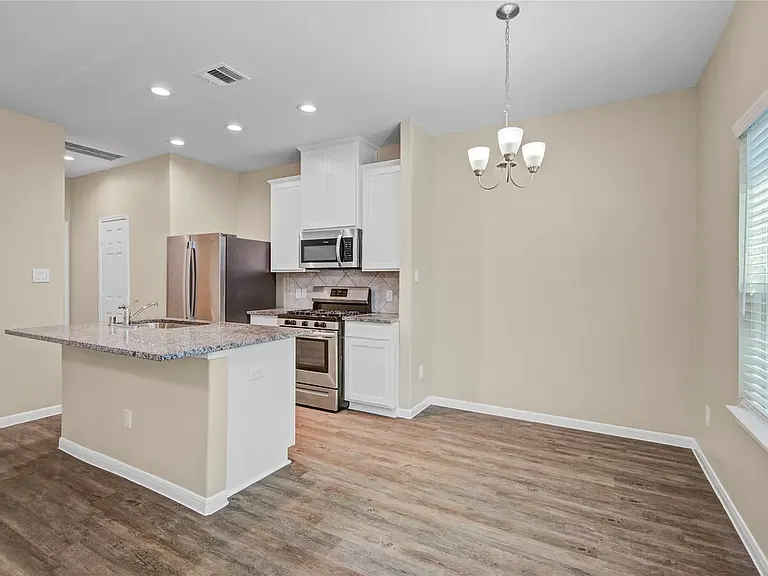 3614 Vista Pointe Dr — Photo 4