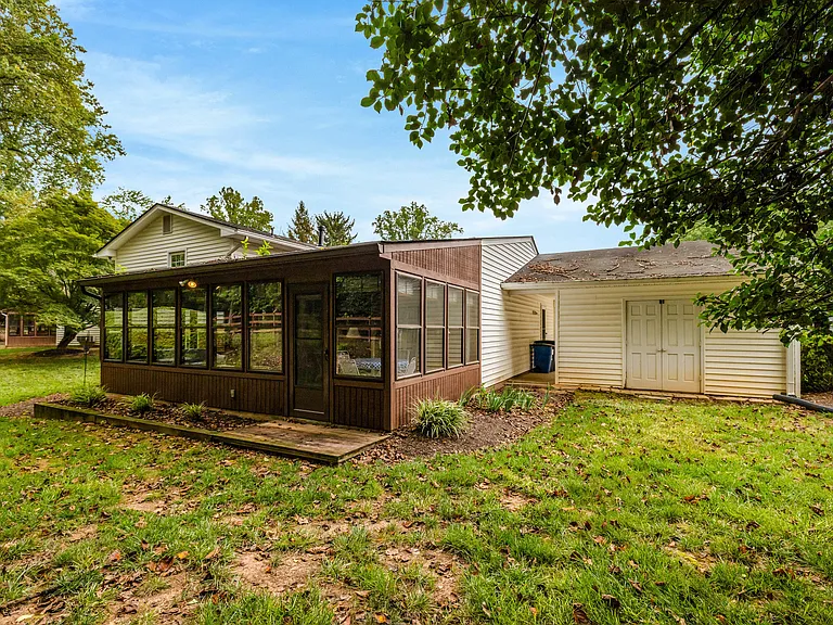 615 Kearney Ct SW — Photo 47