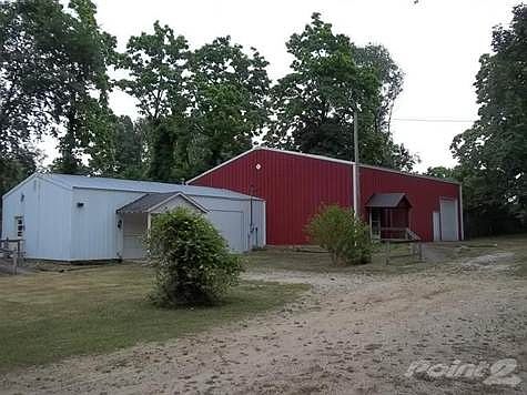 2 pole barns connect