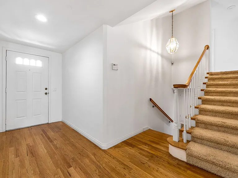 732 Bison Ave — Photo 9