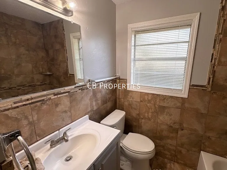 4316 Springwind Rd — Photo 12