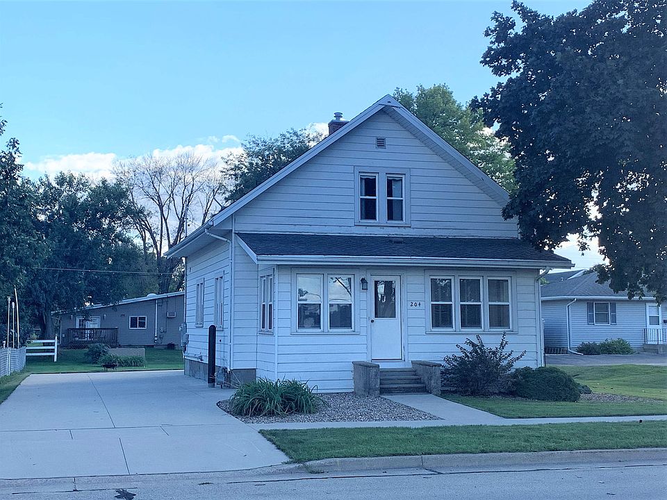 1st image of 204 1st Ave W