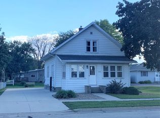 204 1st Ave W, Farley, IA 52046