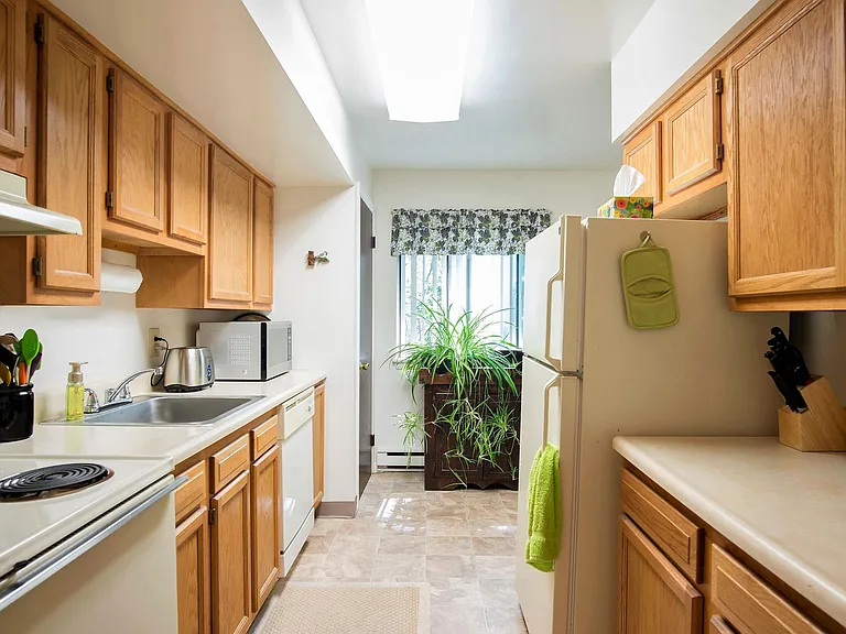 16 Mill Creek Dr — Photo 3