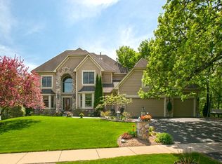 9425 Shetland Rd, Eden Prairie, MN 55347