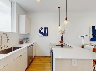 4250 Linden Ave N, Seattle, WA 98103