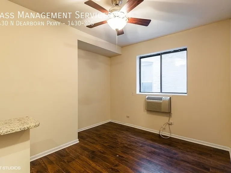 1430 N Dearborn Pkwy — Photo 70