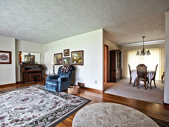5th image of 55543 Riverview Manor Dr