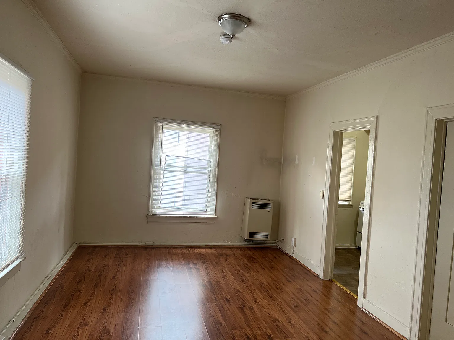 Studio, 500 sqft, $1,398 — Photo 3