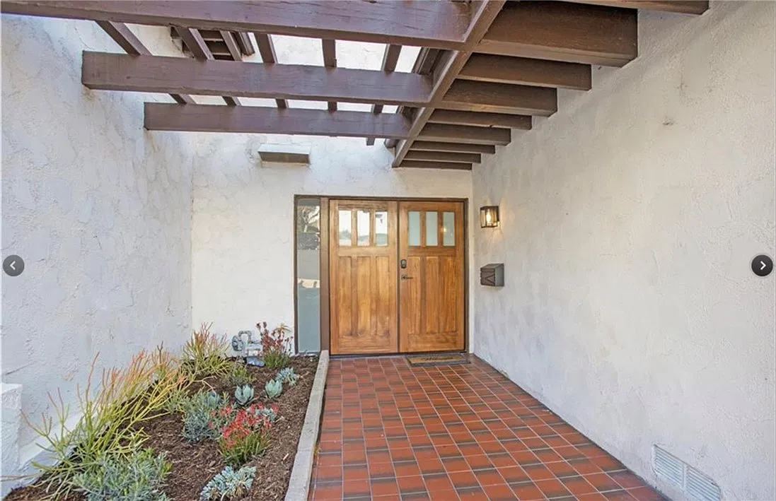 4 bed, 2.5 bath, 1754 sqft, $7,895 — Photo 4