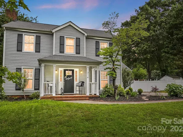 314 Sunnywood Ln, Charlotte, NC 28270
