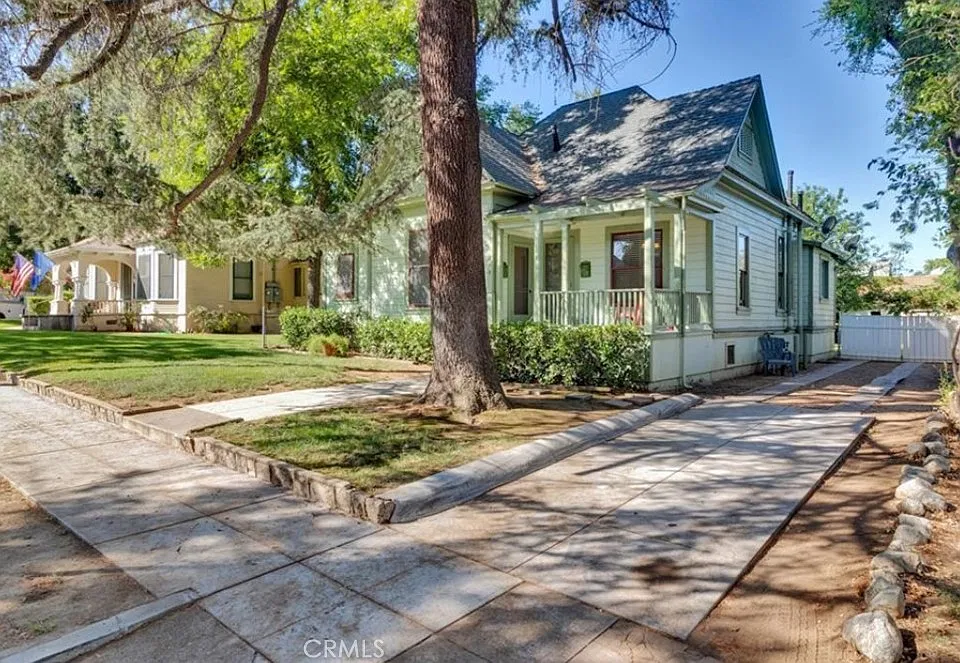 248 Eureka St
