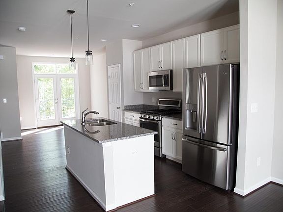 4th image of 213 Wesley Brown Ln