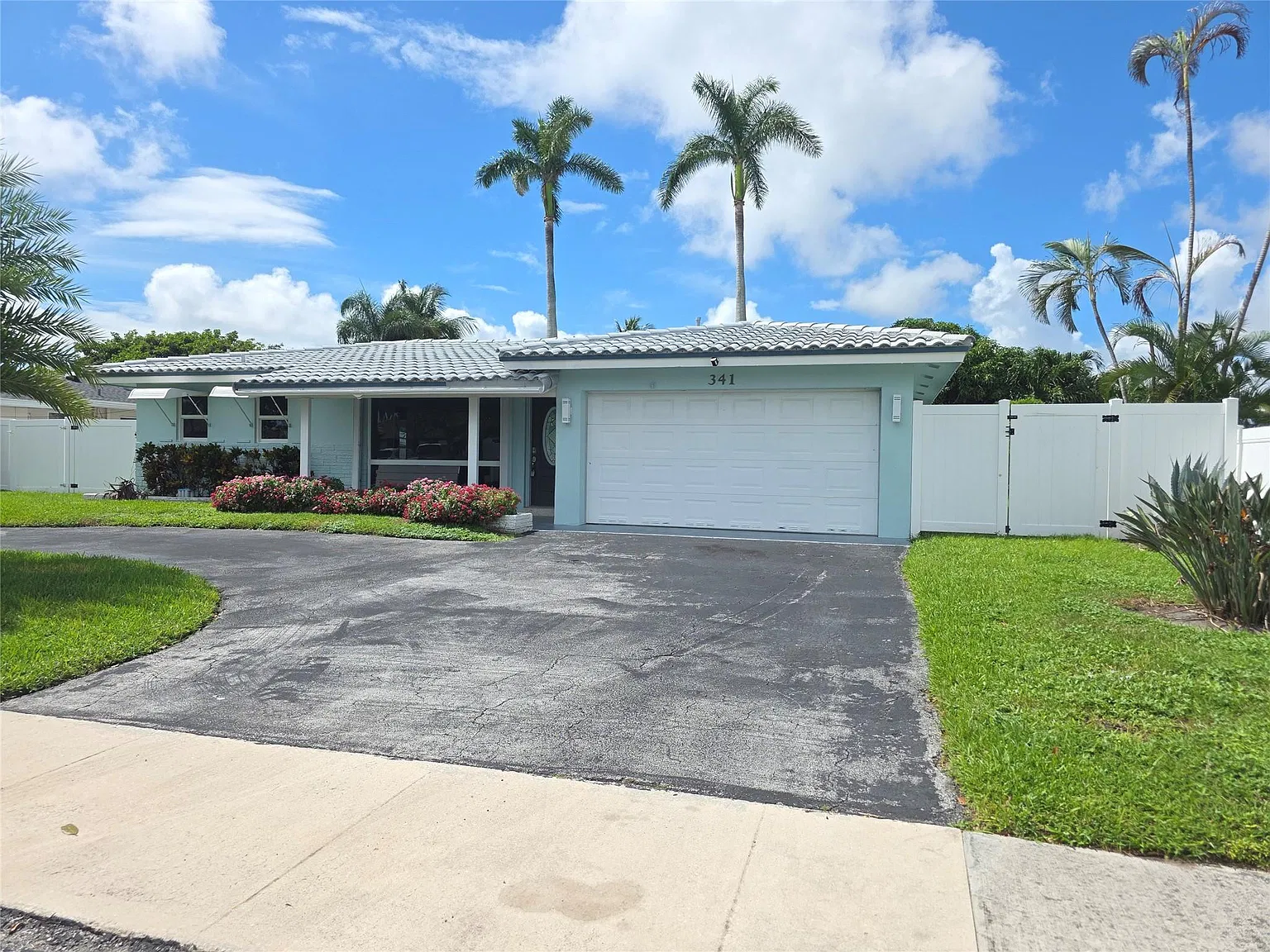 2 bed, 2.0 bath, 1770 sqft, $5,500 — Photo 3
