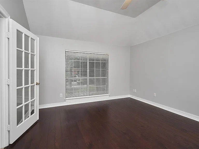 314 Shore Breeze Ln — Photo 9