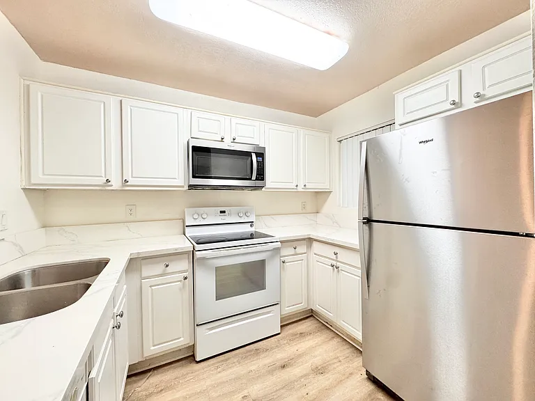 7545 Charmant Dr #1311 — Photo 4