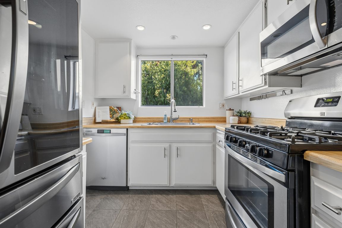 next background image