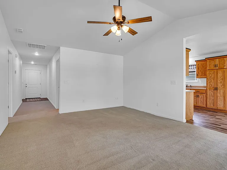 170 Travis St — Photo 24