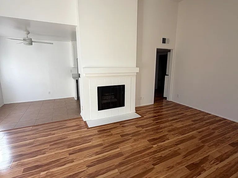 930 Venice Blvd #204 — Photo 6