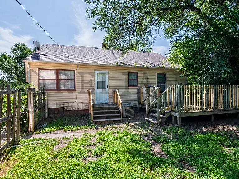 1555 N Northeast Pkwy — Photo 5
