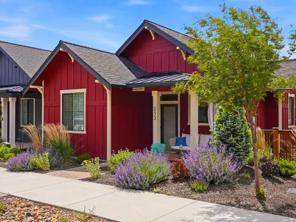 233 W Heising Dr, Sisters, OR 97759