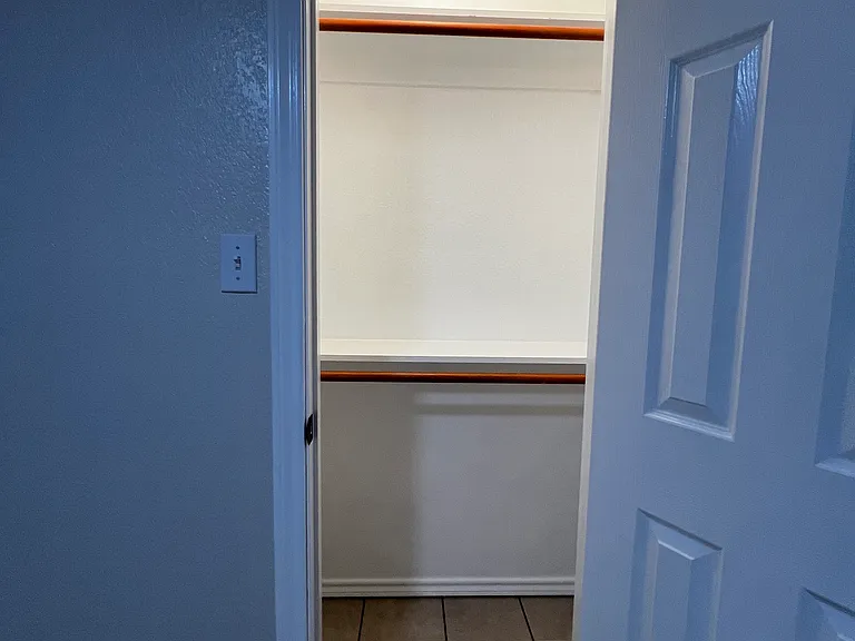 807 W Lamar St #A — Photo 10