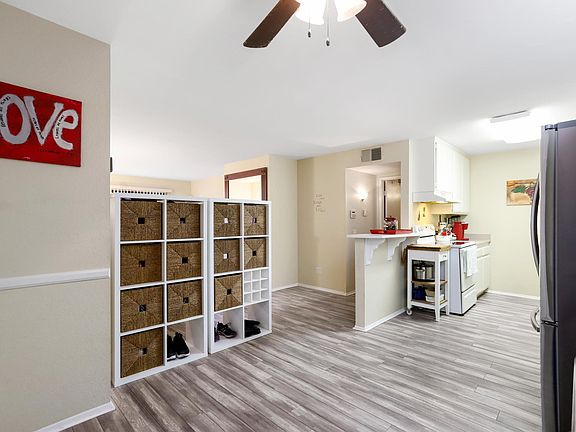 3rd image of 17522 Vandenberg Ln APT 11