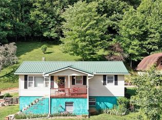 85 Price Dr, Clyde, NC 28721
