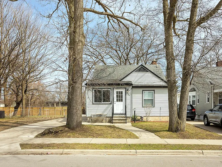854 Allen St — Photo 1