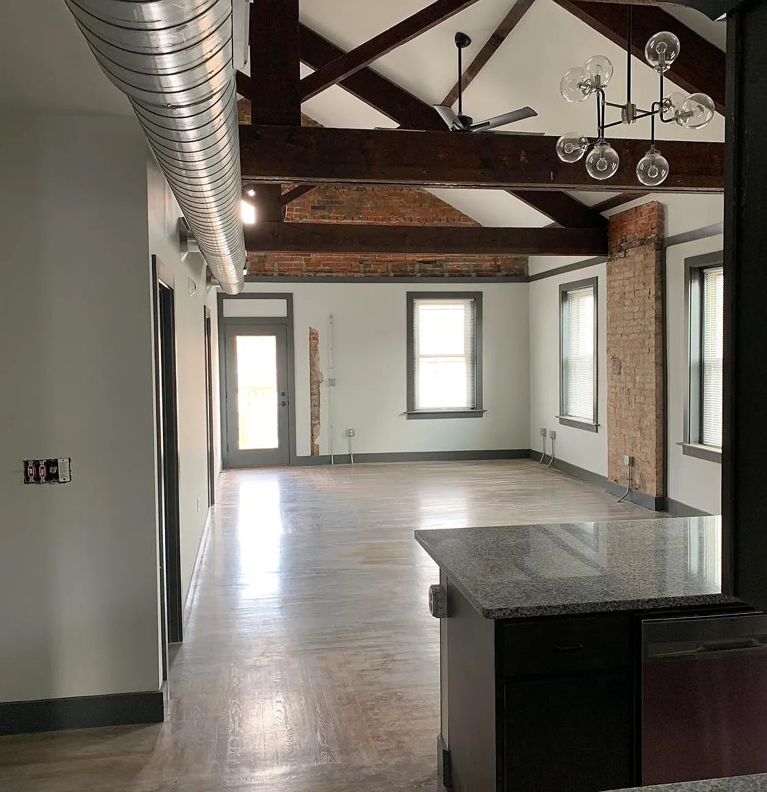 2616 Short Vine — Photo 2