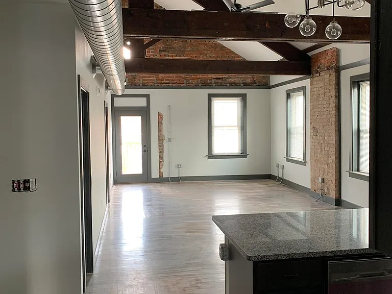 2616 Short Vine — Photo 2