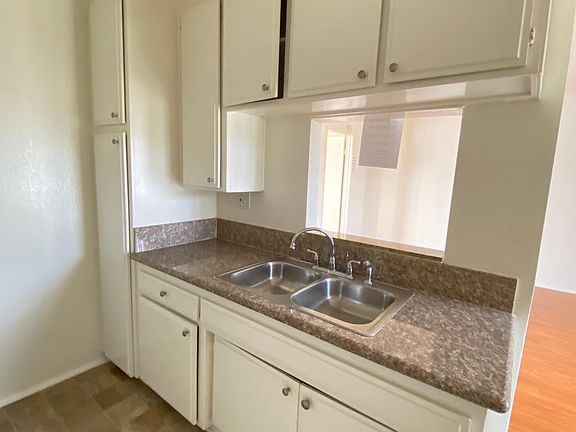 3rd image of 7655 Lankershim Blvd #12