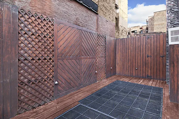 Rented by Stribling | media 18